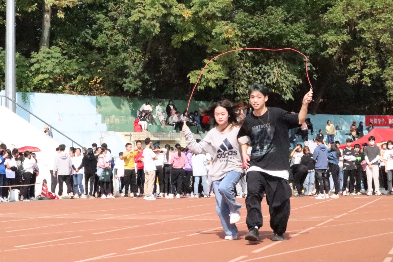 奥林匹克的追光者——盲童跳绳队 - 中国日报网