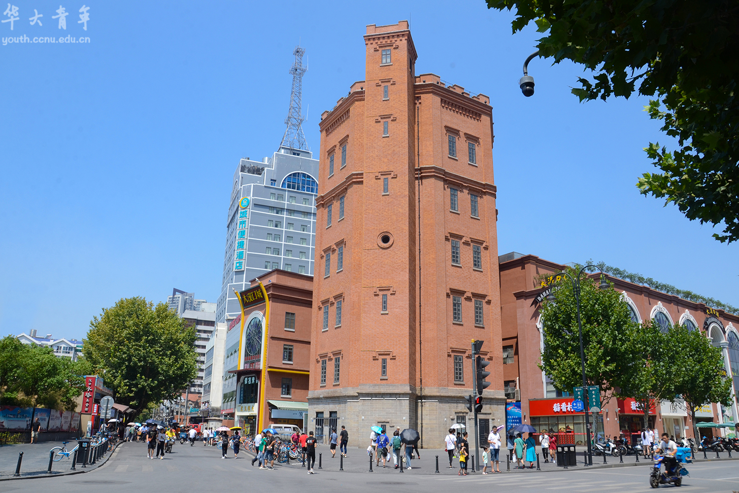 【携程攻略】武汉汉口近代建筑群汉口水塔景点,汉口水塔矗立于中山大道江汉路附近，历经95年沧桑的标志性建筑水塔，…