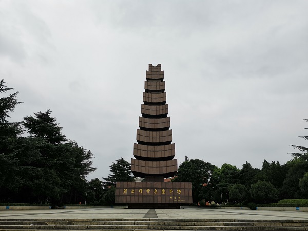 湖北荆州烈士陵园考察让爱国主义革命传统的旗帜高扬