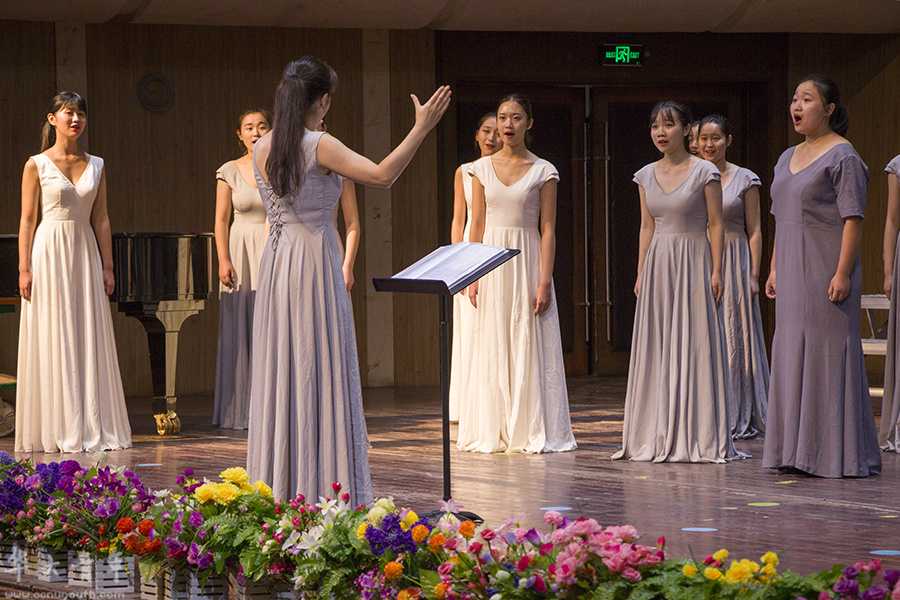 天空合唱团新生专场音乐会桂子山上天籁悠扬