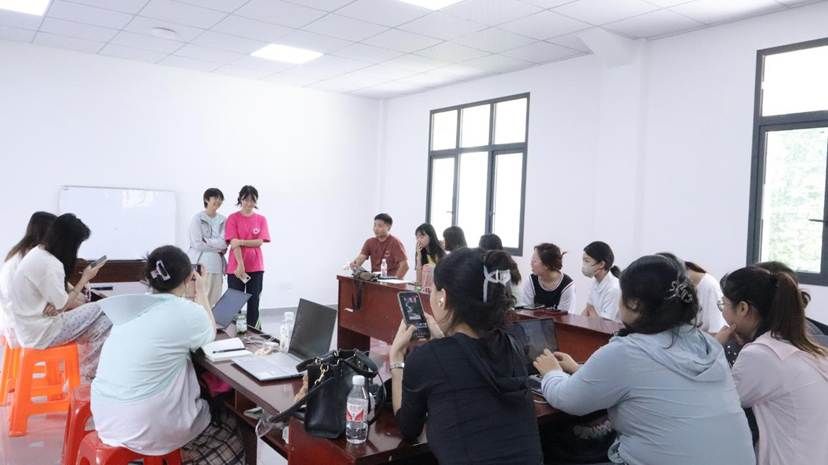 图3 队员学习直播话术