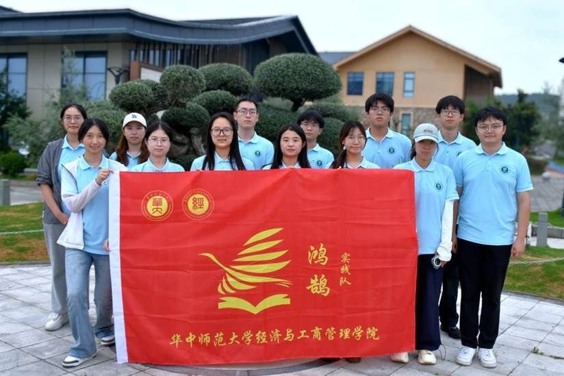 东方橄榄园合影