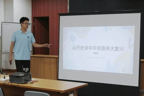 图2 支教队员讲授课程